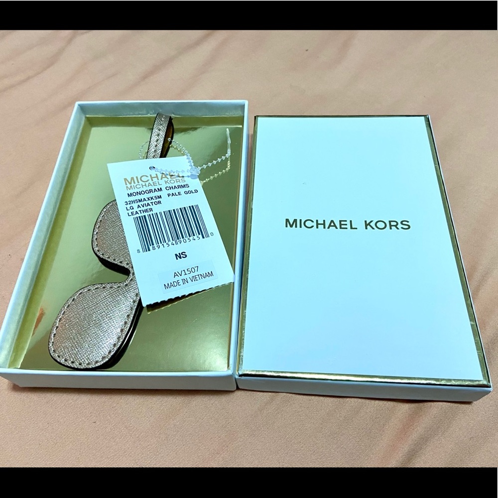 Michael kors sunglasses bag charm